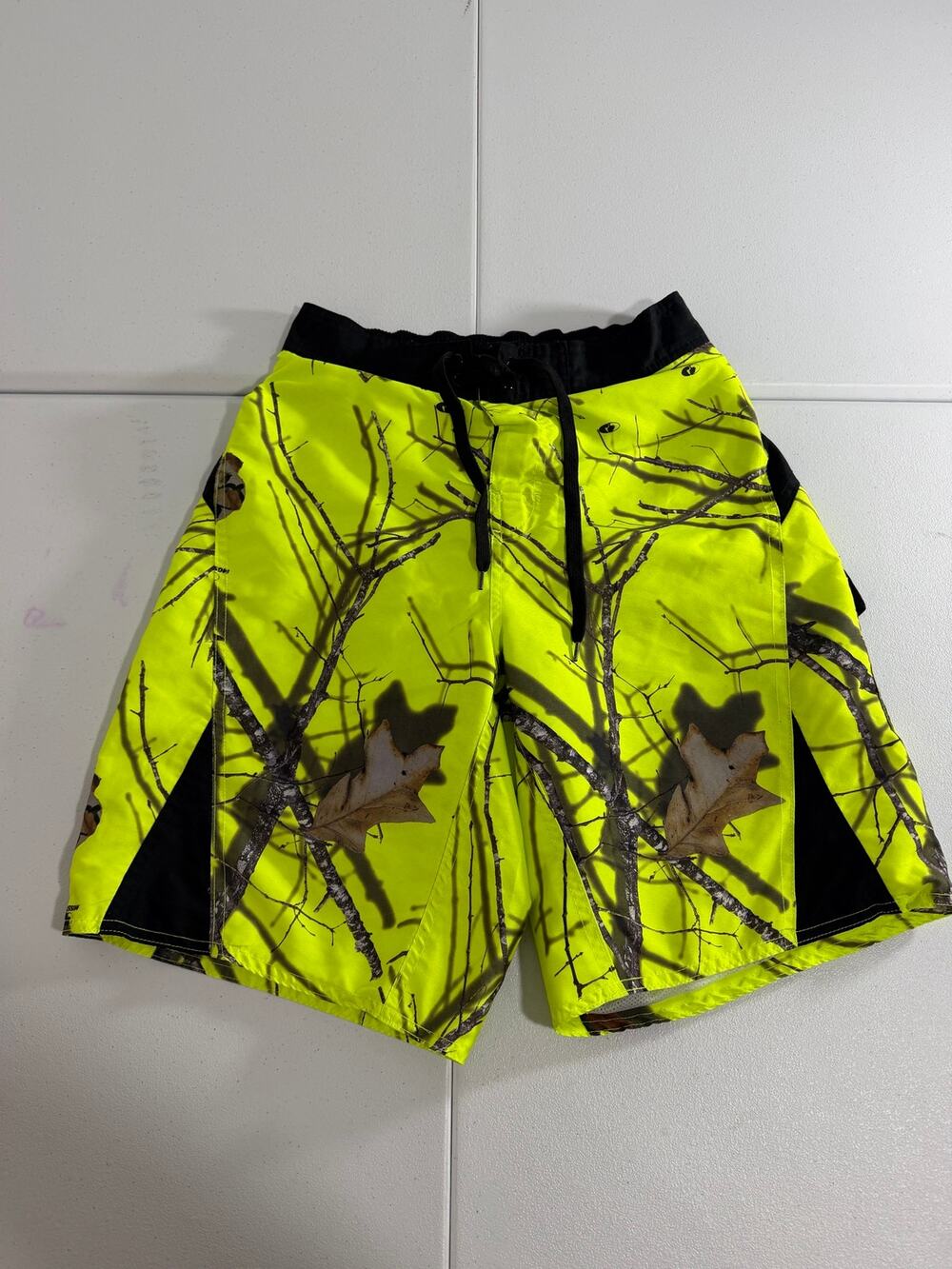 Mossy Oak Board Shorts Mens M Neon Yellow Camo Mesh Lined Swim Trunks
